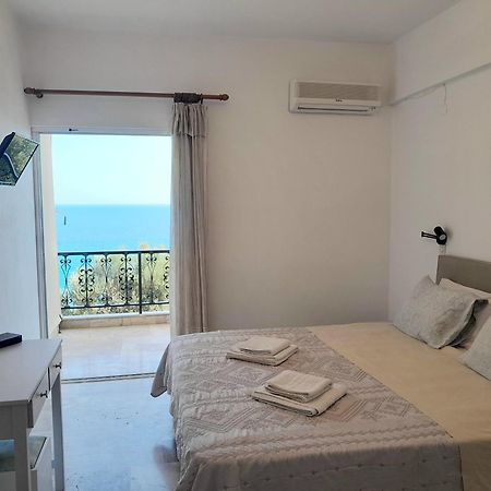 Livikon Studios & Rooms Rodhákinon Luaran gambar
