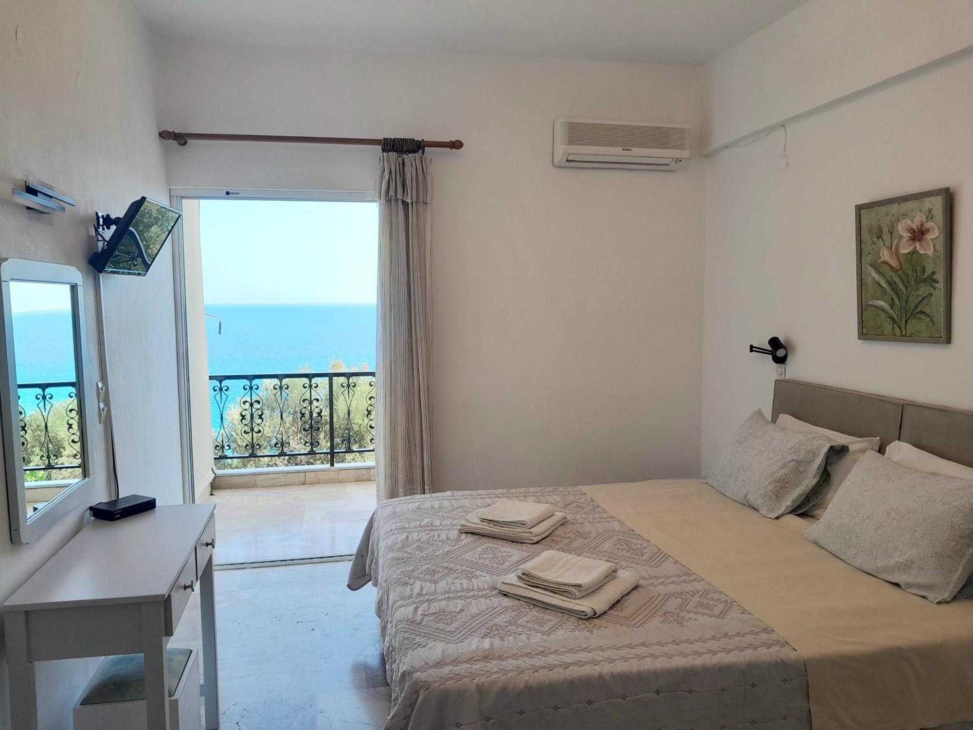 Livikon Studios & Rooms Rodhákinon Luaran gambar